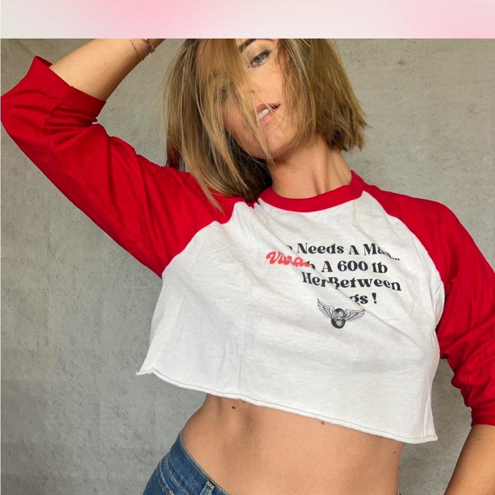 Red and White Graphic Crop Top
